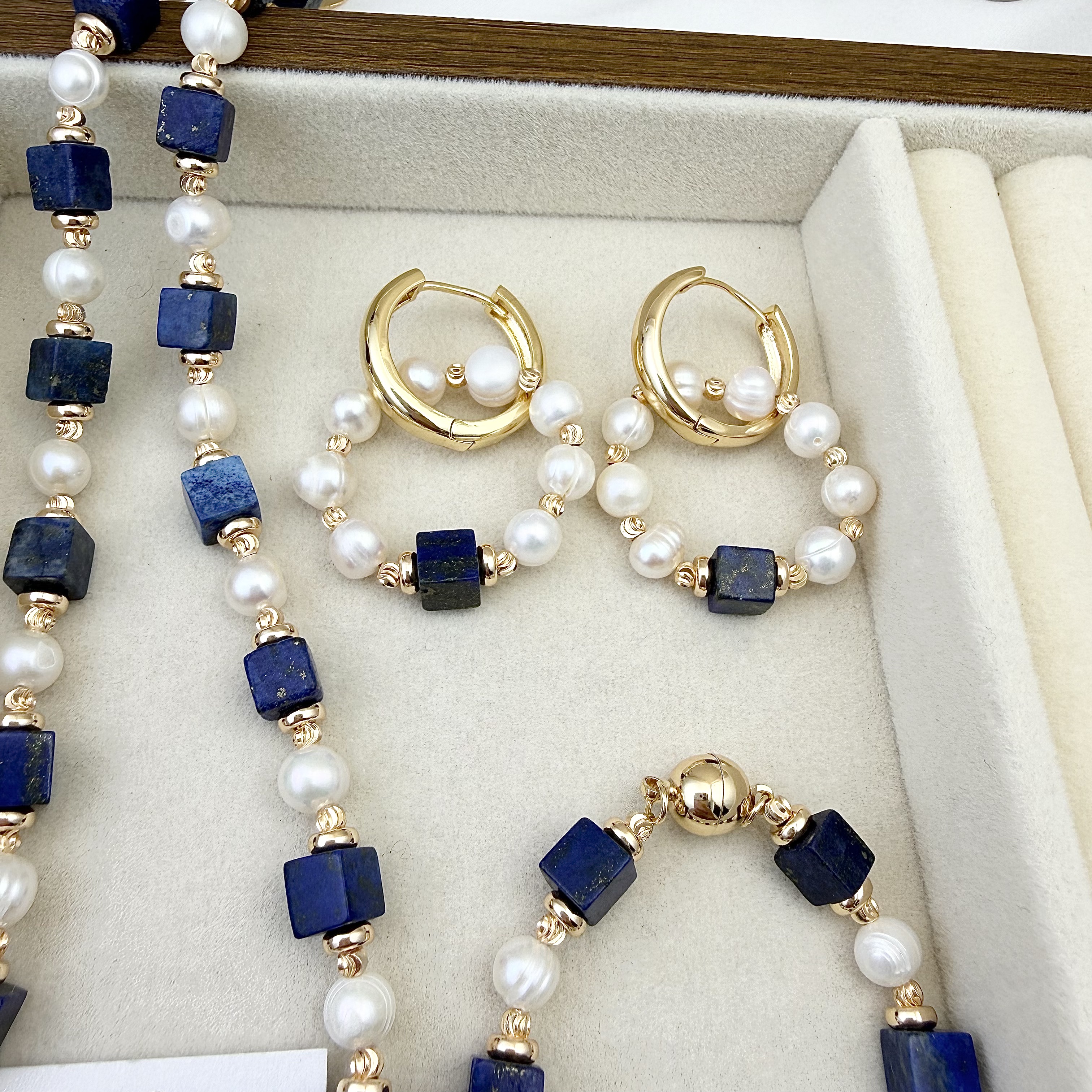 Set di Gioielli in Lapislazzul - Pearl Earring Stud recensione e prezzo