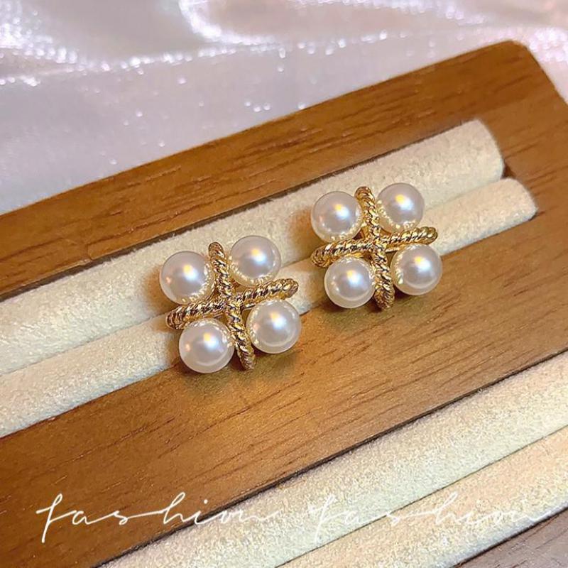 Orecchini a perla a croce in a - Pearl Earring Stud recensione e prezzo