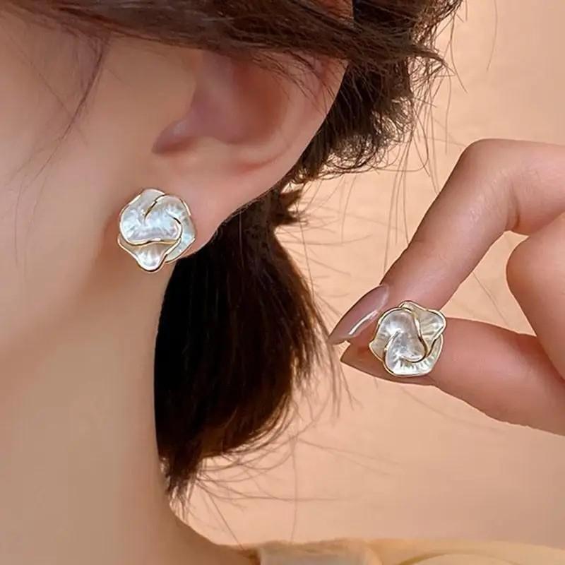 Orecchini in argento 925 con a - Pearl Earring Stud recensione e prezzo