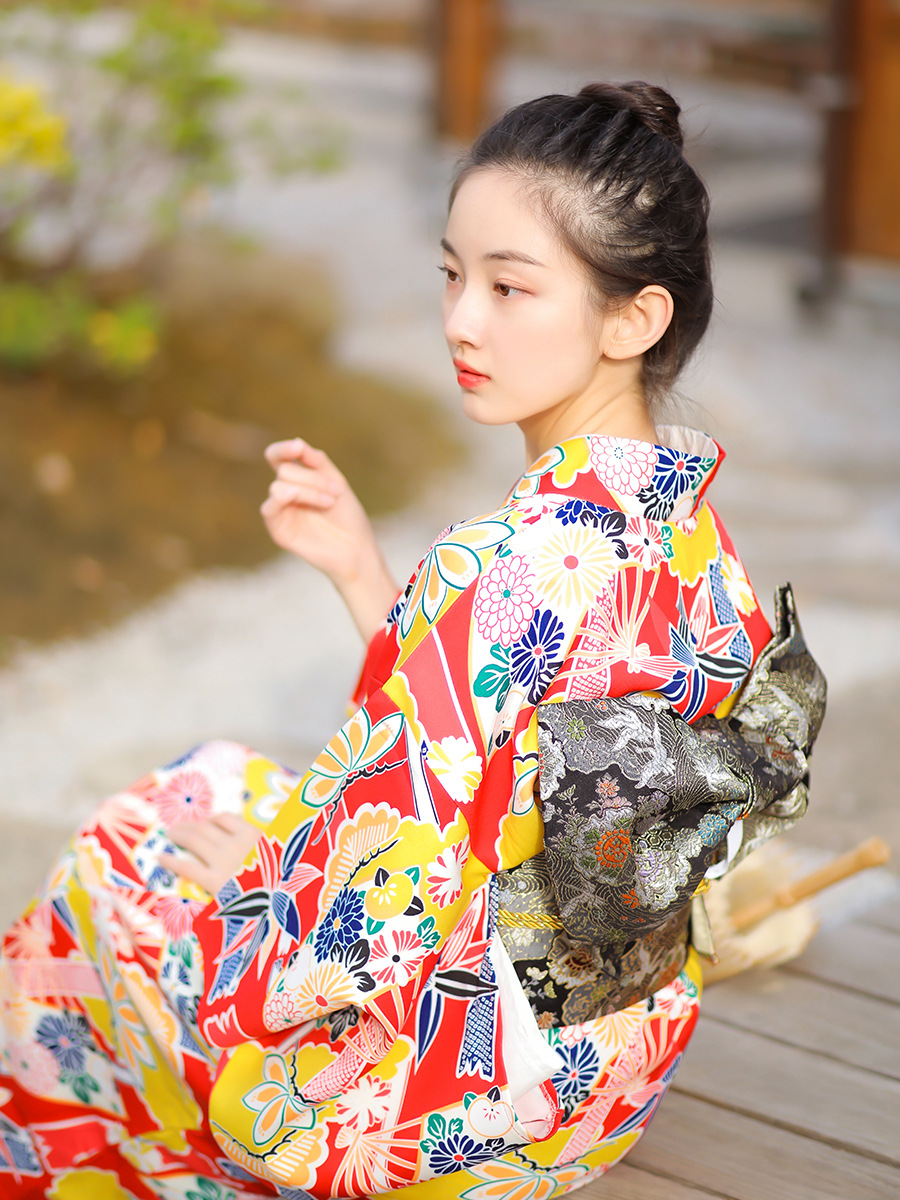 Kimono Tradizionale Giapponese - Japanese Women Formal Wear recensione e prezzo