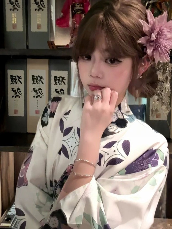 Kimono Tradizionale Viola per  - Japanese Women Formal Wear recensione e prezzo